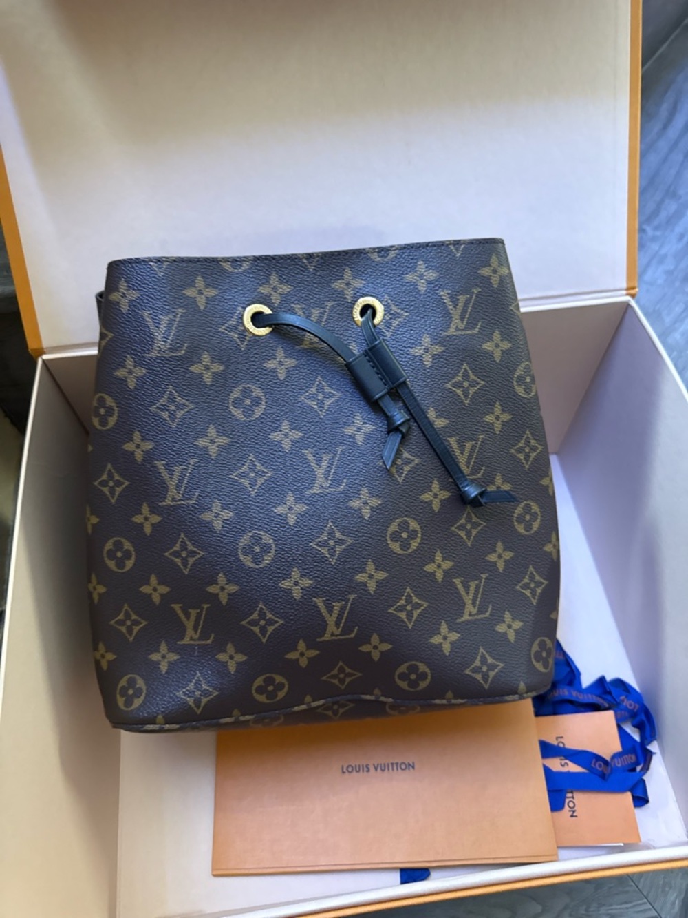 Louis Vuitton Monogram Canvas NeoNoe MM Shoulder Bag with Black Strap